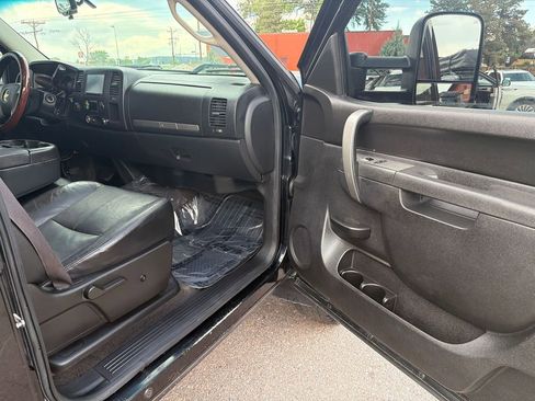 Used 2012 Chevrolet Silverado 2500 LT w/ Interior Plus Package AWD/4WD image 15