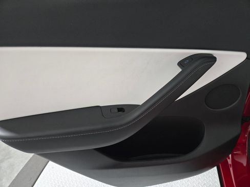Used 2022 Tesla Model Y Performance AWD/4WD image 21