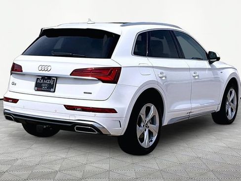 Used 2023 Audi Q5 2.0T Premium Plus w/ Premium Plus Package AWD/4WD image 2