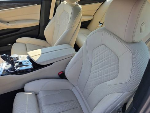 Certified 2023 BMW 530i w/ Convenience Package image 11