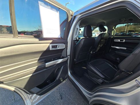 Used 2023 Ford Explorer Limited image 10