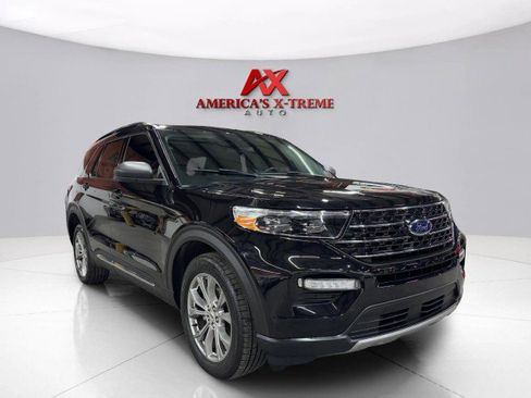 Used 2021 Ford Explorer XLT w/ Equipment Group 202A image 8