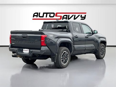 Used 2024 Toyota Tacoma TRD Sport image 7