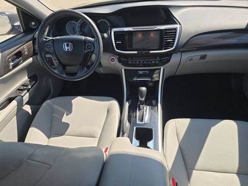 Certified 2017 Honda Accord EX-L image 22
