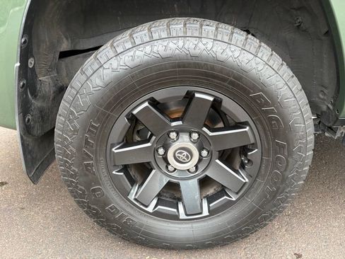Used 2022 Toyota 4Runner Trail Special Edition AWD/4WD image 5