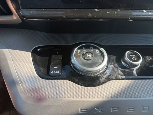Used 2025 Ford Expedition Active AWD/4WD image 44