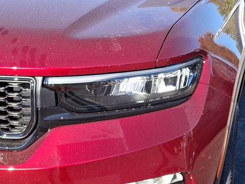 New 2025 Jeep Grand Cherokee Limited image 4