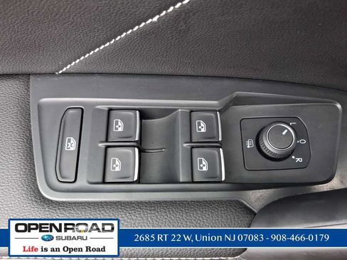 Used 2023 Volkswagen Tiguan SE AWD/4WD image 19