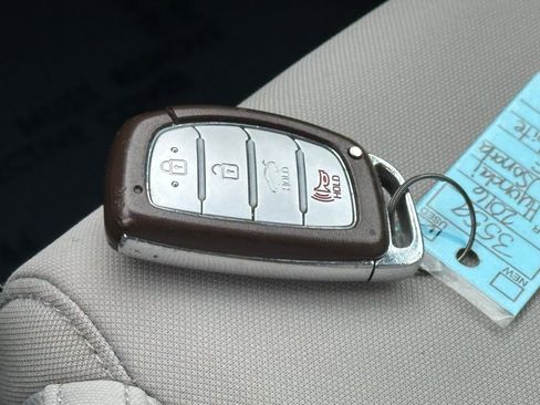 Used 2016 Hyundai Sonata SE image 32