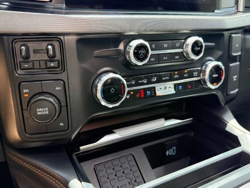 Used 2023 Ford F450 Platinum w/ FX4 Off-Road Package AWD/4WD image 32