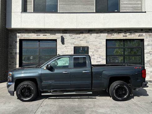 Used 2019 Chevrolet Silverado 1500 LT AWD/4WD image 6