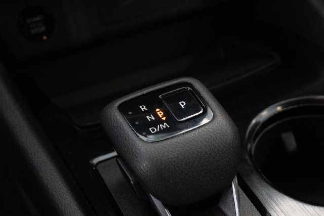 Used 2025 Nissan Rogue SV FWD image 21