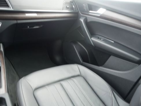 Certified 2023 Audi Q5 2.0T Premium w/ Convenience Package image 39