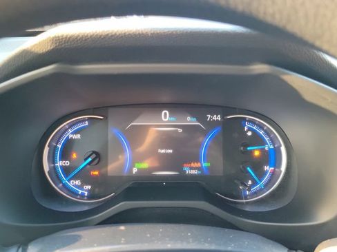 Used 2025 Toyota RAV4 XLE AWD/4WD image 17