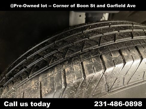 Used 2019 GMC Acadia SLT AWD/4WD image 12