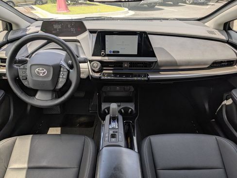 Used 2024 Toyota Prius XLE FWD image 14