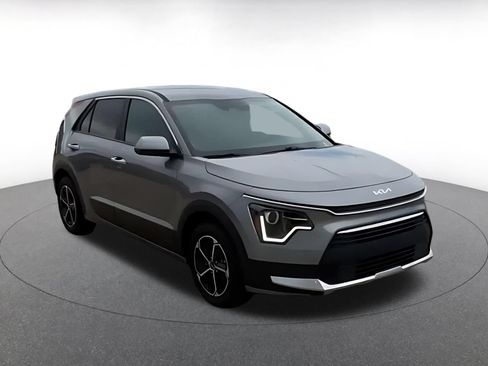 Used 2026 Kia Niro LX FWD image 3