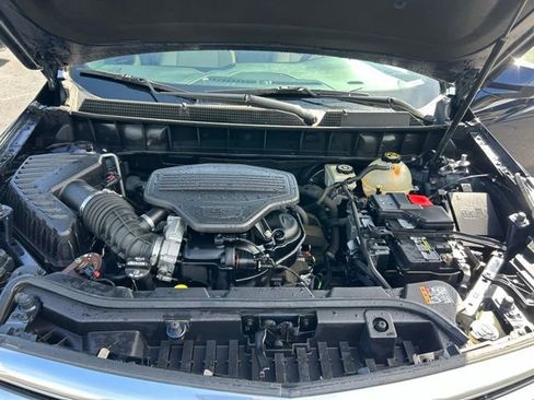 Used 2017 Cadillac XT5 Luxury w/ Driver Awareness Package FWD image 11