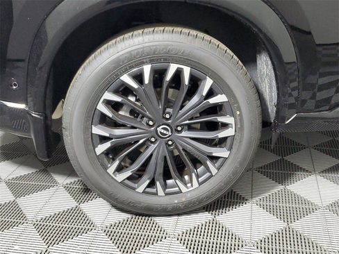 New 2025 Nissan Rogue Platinum w/ Platinum Premium Package image 8