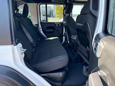 Used 2024 Jeep Wrangler Unlimited Rubicon 4xe image 35