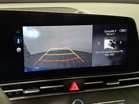 Used 2023 Hyundai Elantra SEL w/ Convenience Package FWD image 4