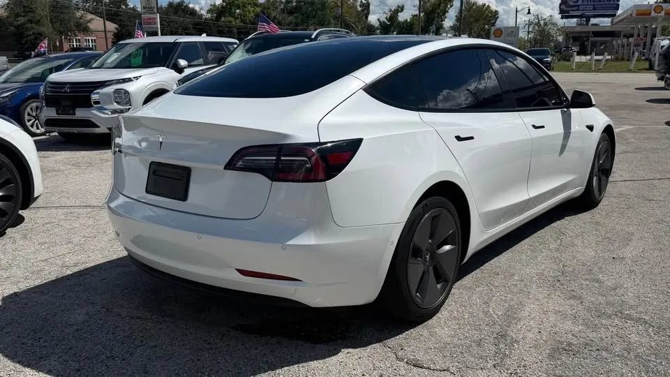 Used 2021 Tesla Model 3 Standard Range Plus RWD image 4