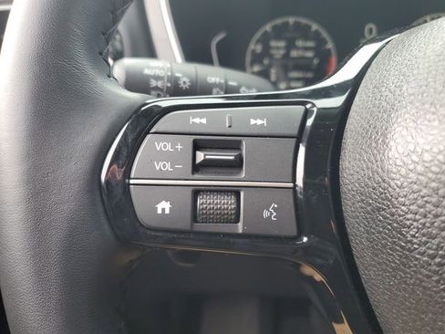 Used 2023 Honda Pilot Touring image 32