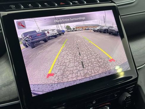 Used 2023 Jeep Grand Cherokee Limited AWD/4WD image 32