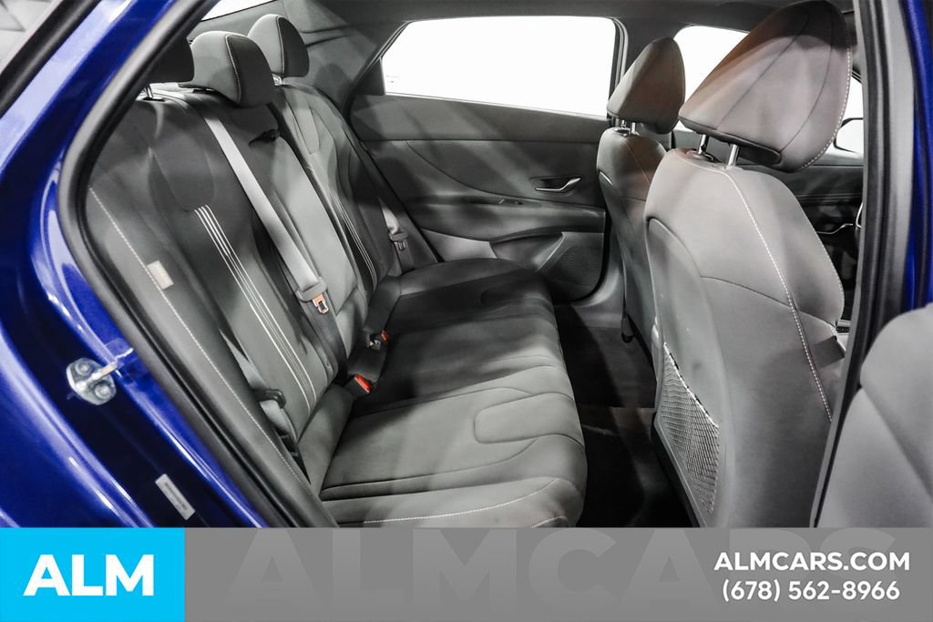 Used 2025 Hyundai Elantra SEL FWD image 20
