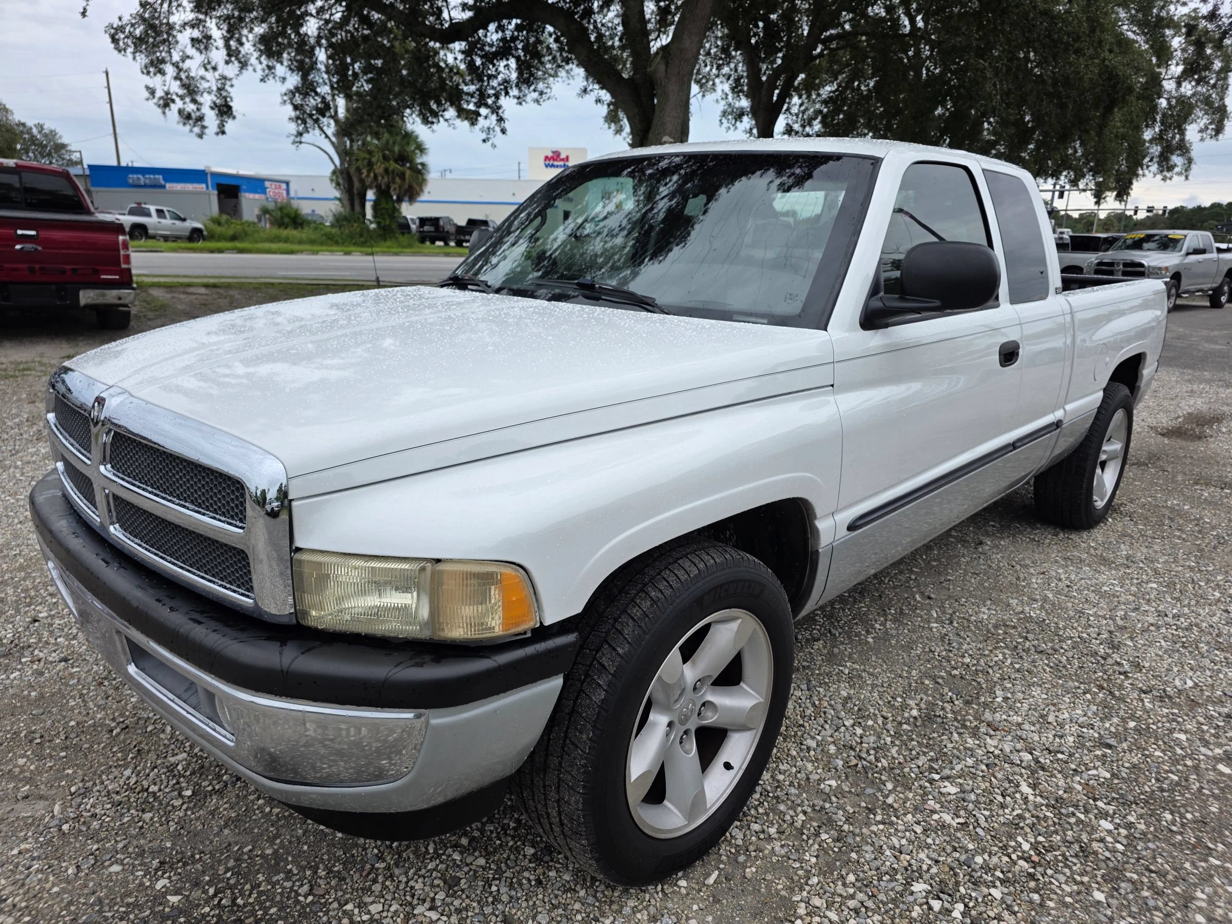 Used 2000 Dodge Ram 1500 Truck 2WD Quad Cab image 1