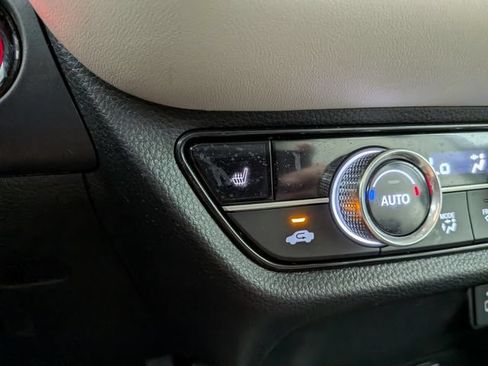 Used 2024 Honda HR-V EX-L image 9