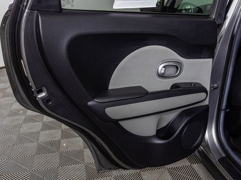 Used 2015 Kia Soul image 35