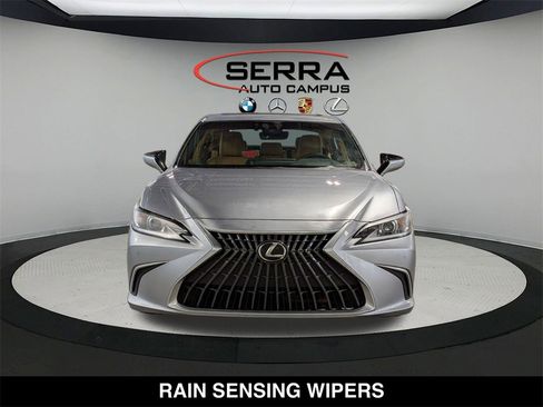 Used 2023 Lexus ES 300h w/ Accessory Package (Z2) image 17