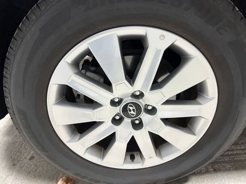 Used 2019 Buick Envision Essence w/ LPO, Road Trip Package FWD image 43