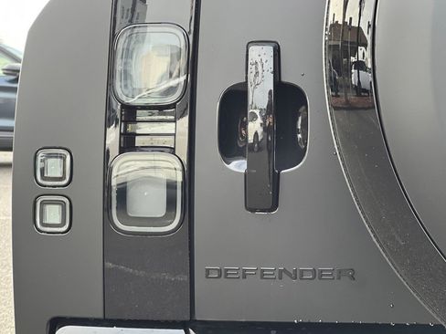 New 2026 Land Rover Defender 130 X-Dynamic SE image 14