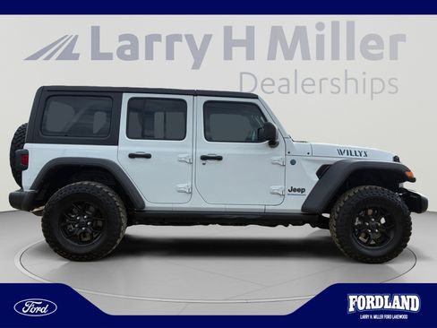 Used 2024 Jeep Wrangler Unlimited AWD/4WD image 6