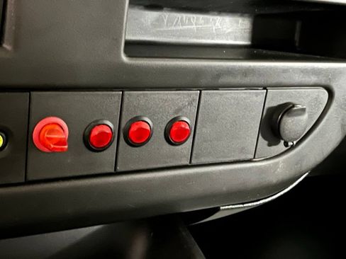 Used 2014 Chevrolet Express 2500 w/ Cold Climate Package RWD image 8