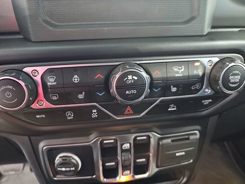 Used 2023 Jeep Gladiator Sport AWD/4WD image 20