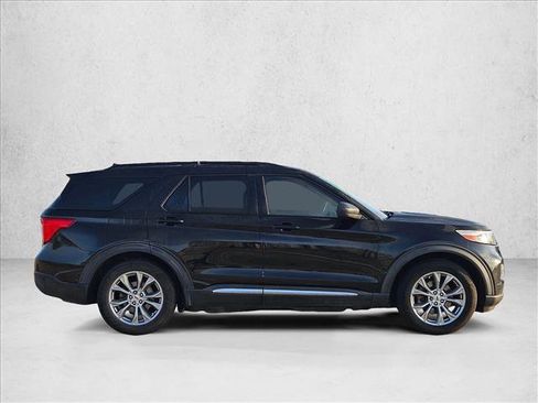 Used 2020 Ford Explorer XLT w/ Equipment Group 202A RWD image 4