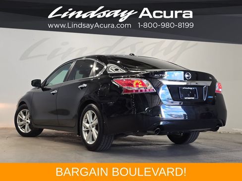 Used 2014 Nissan Altima 2.5 SL w/ Moonroof Package FWD image 4