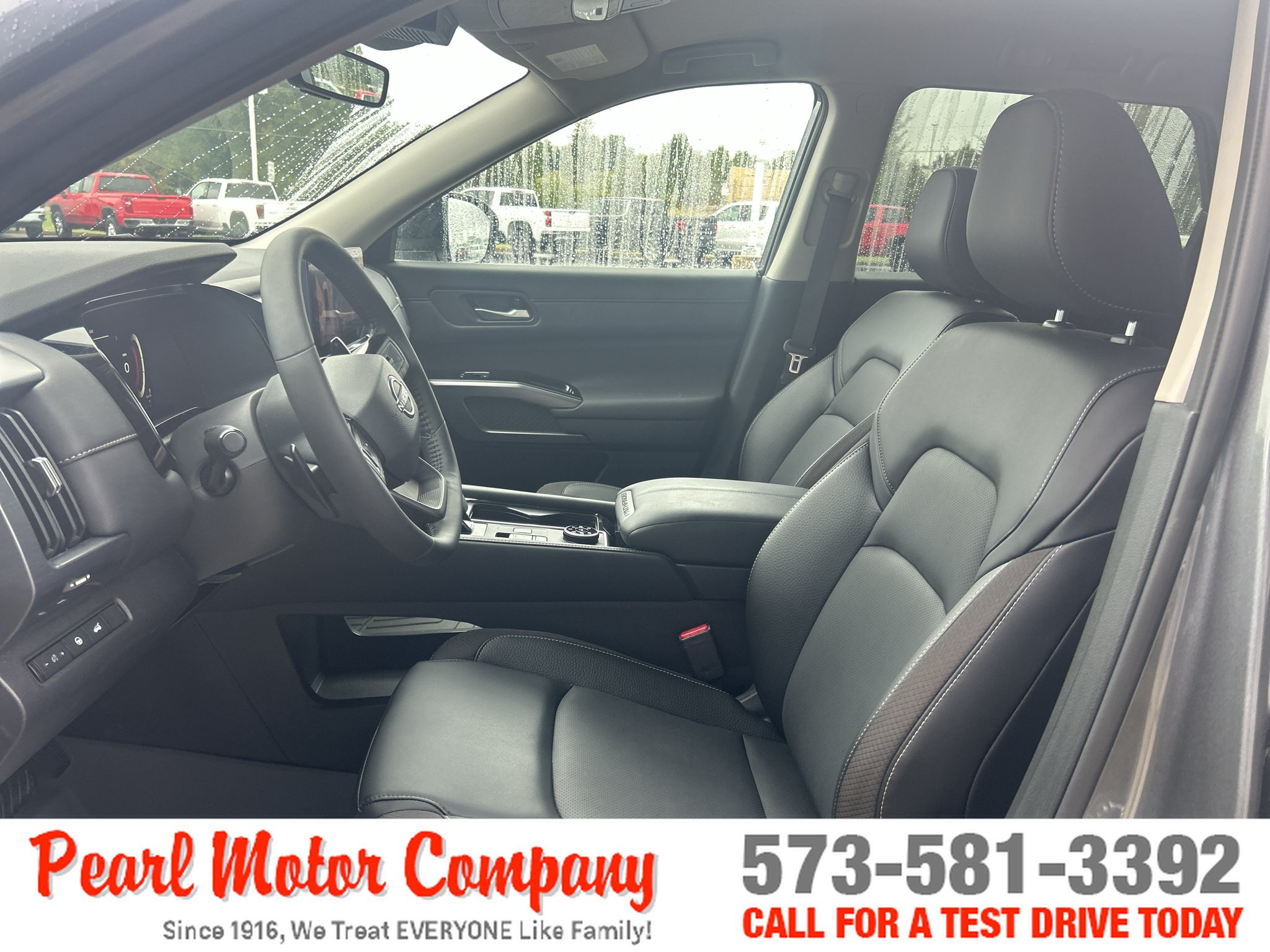 Used 2026 Nissan Pathfinder SL w/ Cargo Package AWD/4WD image 11