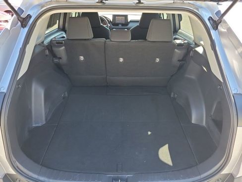 Used 2022 Toyota RAV4 LE image 13