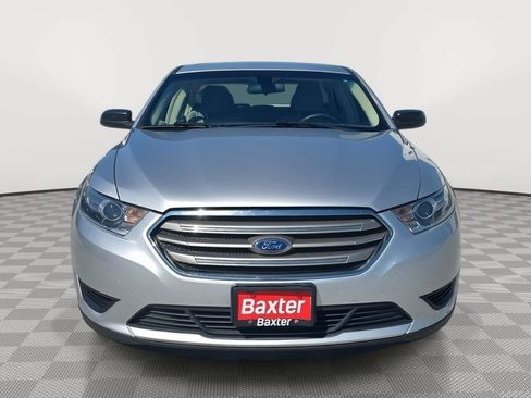 Used 2018 Ford Taurus SE FWD image 2