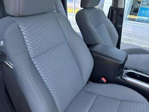 Used 2022 Toyota Tacoma SR5 AWD/4WD image 24