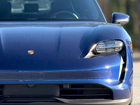 Used 2022 Porsche Taycan image 14