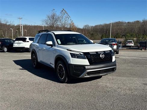 New 2025 Nissan Pathfinder Rock Creek image 2