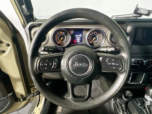 Used 2020 Jeep Gladiator Sport AWD/4WD image 17