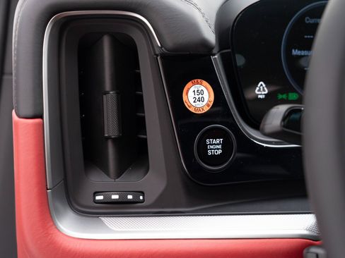 New 2026 Porsche Cayenne E-Hybrid Coupe image 32