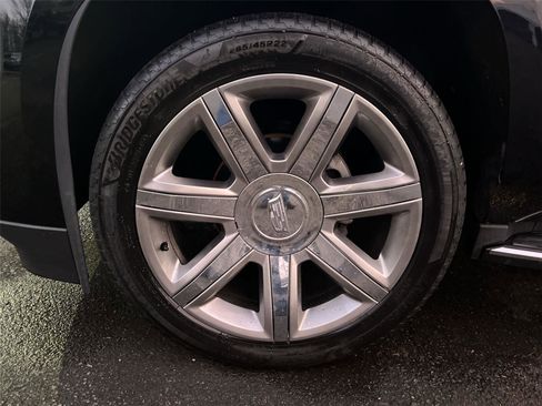 Used 2018 Cadillac Escalade Luxury image 9