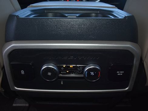 Used 2023 Ford Expedition Max XLT image 39